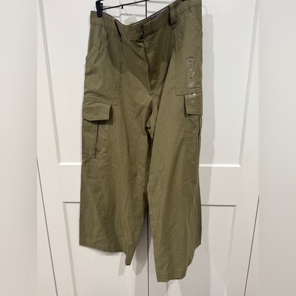 Tommy Hilfiger Women’s Olive Green Khaki Cargo Pants, Size 18 - Picture 1 of 4